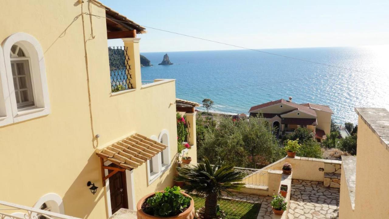 Natalia B With Panoramic Sea Views Of Agios Gordios Bay Appartamento
