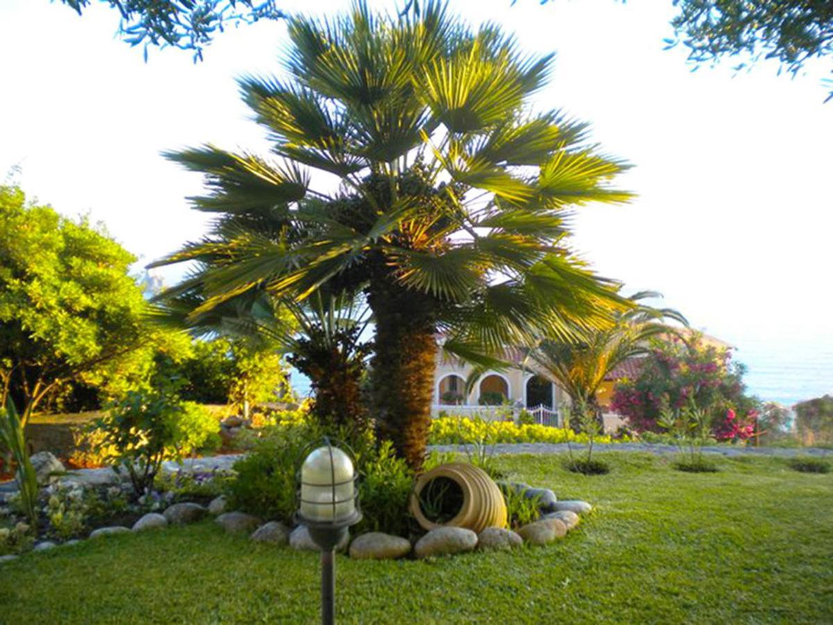 Natalia B With Panoramic Sea Views Of Agios Gordios Bay Appartamento *
