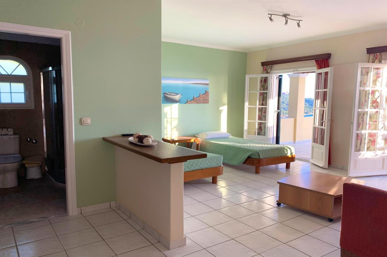Natalia B With Panoramic Sea Views Of Agios Gordios Bay Appartamento *